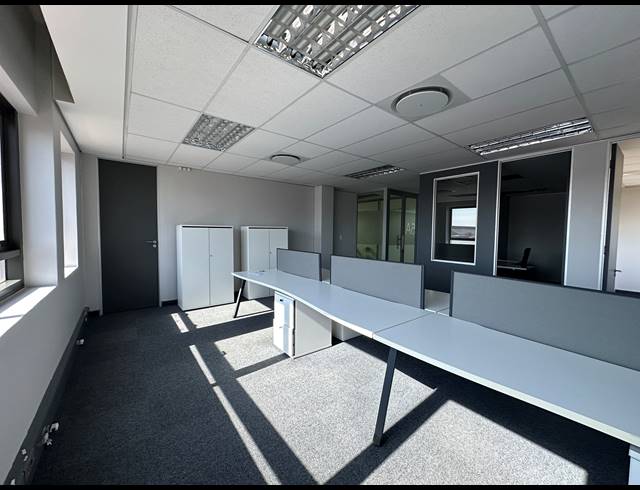 133M² OFFICE TO LET IN IRENE